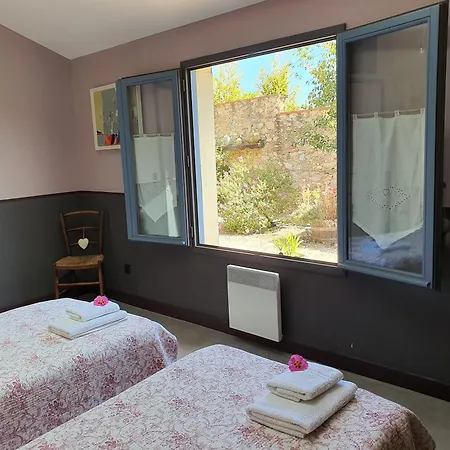 Le Clos Des Pins Claira